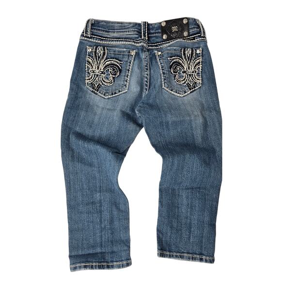 Y1K Miss Me Capri Embroided Pocket Womens 29 Rhinestone Studded Thick Sticking - Picture 1 of 6